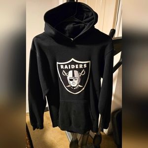RAIDER SWEATER